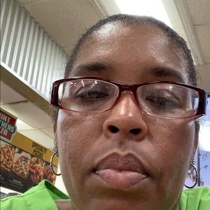 Meet your Posher, Cassandra